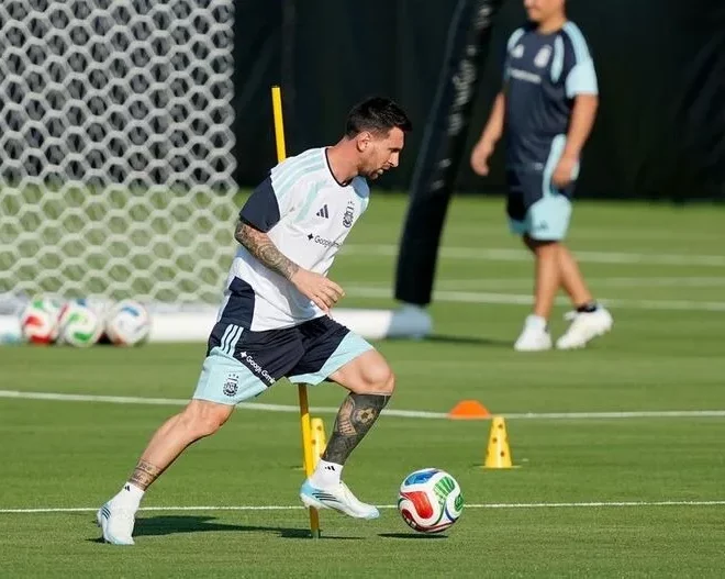 Tiểu sử Lionel Messi: Cậu bé Rosario trở thành biểu tượng bóng đá