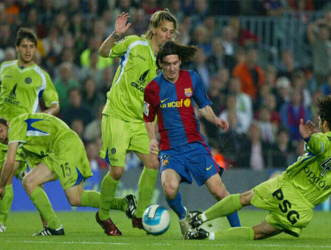 Messi ghi bàn giống Maradona và hành trình khẳng định vị thế trong làng túc cầu