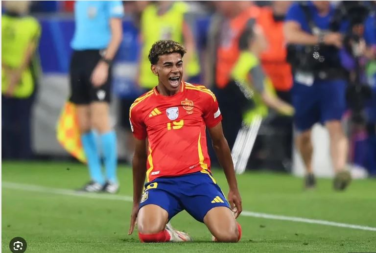 Trụ cột của cả tuyển Tây Ban Nha