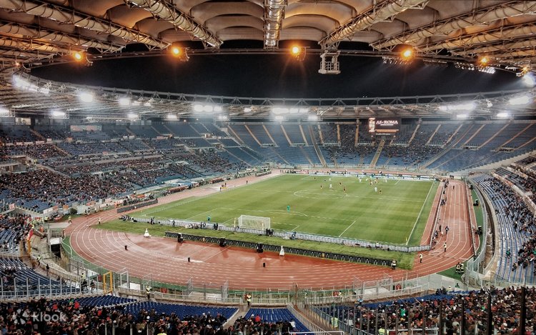 Không những lâu đời, Olimpico còn được xem là sân vận động có đường chạy rộng nhất Châu Âu