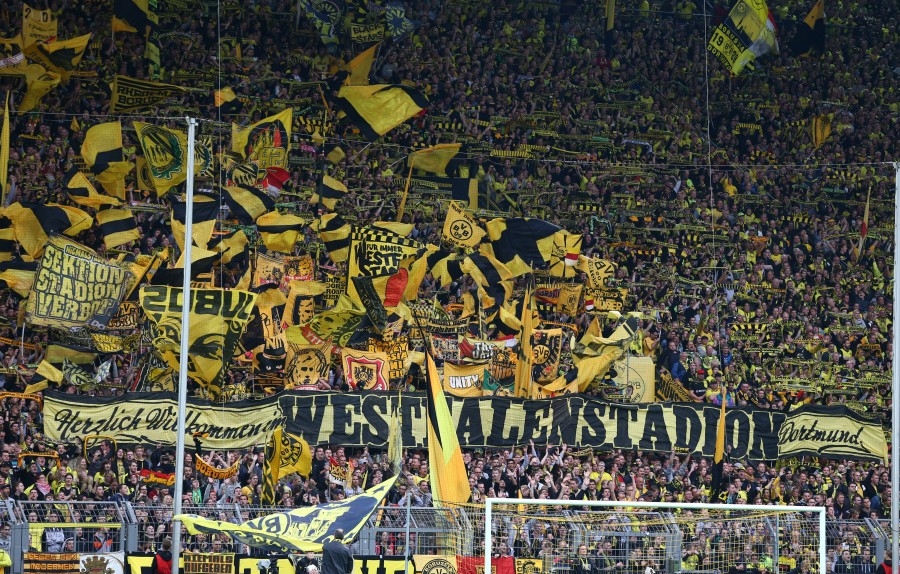 Ultras bóng đá của các đội bóng lớn trên thế giới chủ yếu gồm những cổ động viên văn minh